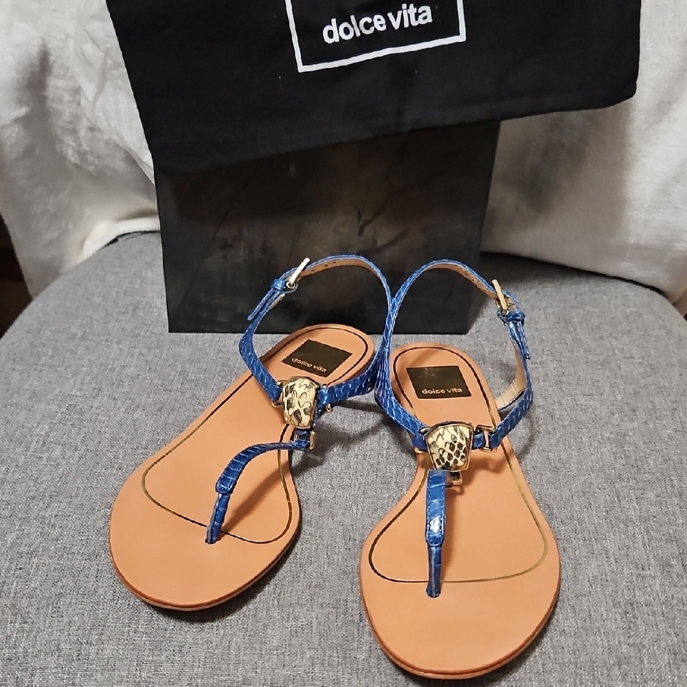 Dolce Vita Blue Snakeskin And Tan T-Bar Sandals Women's Size 7 New.